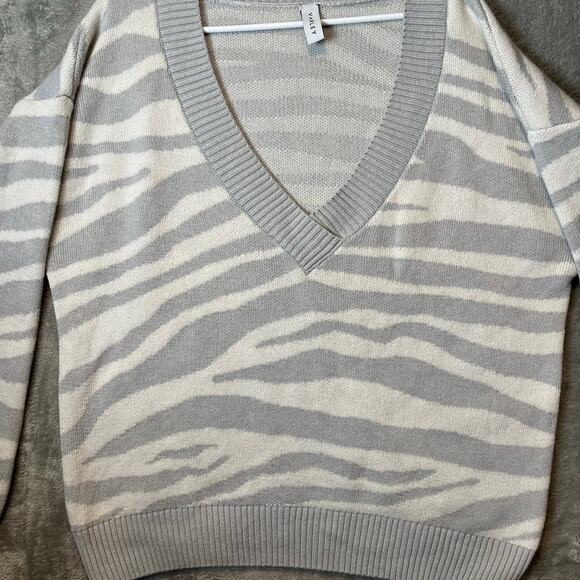Varley Calvert Sweater Wool Blend V Neck Gray White Medium Zebra Print Lounge - Picture 2 of 8